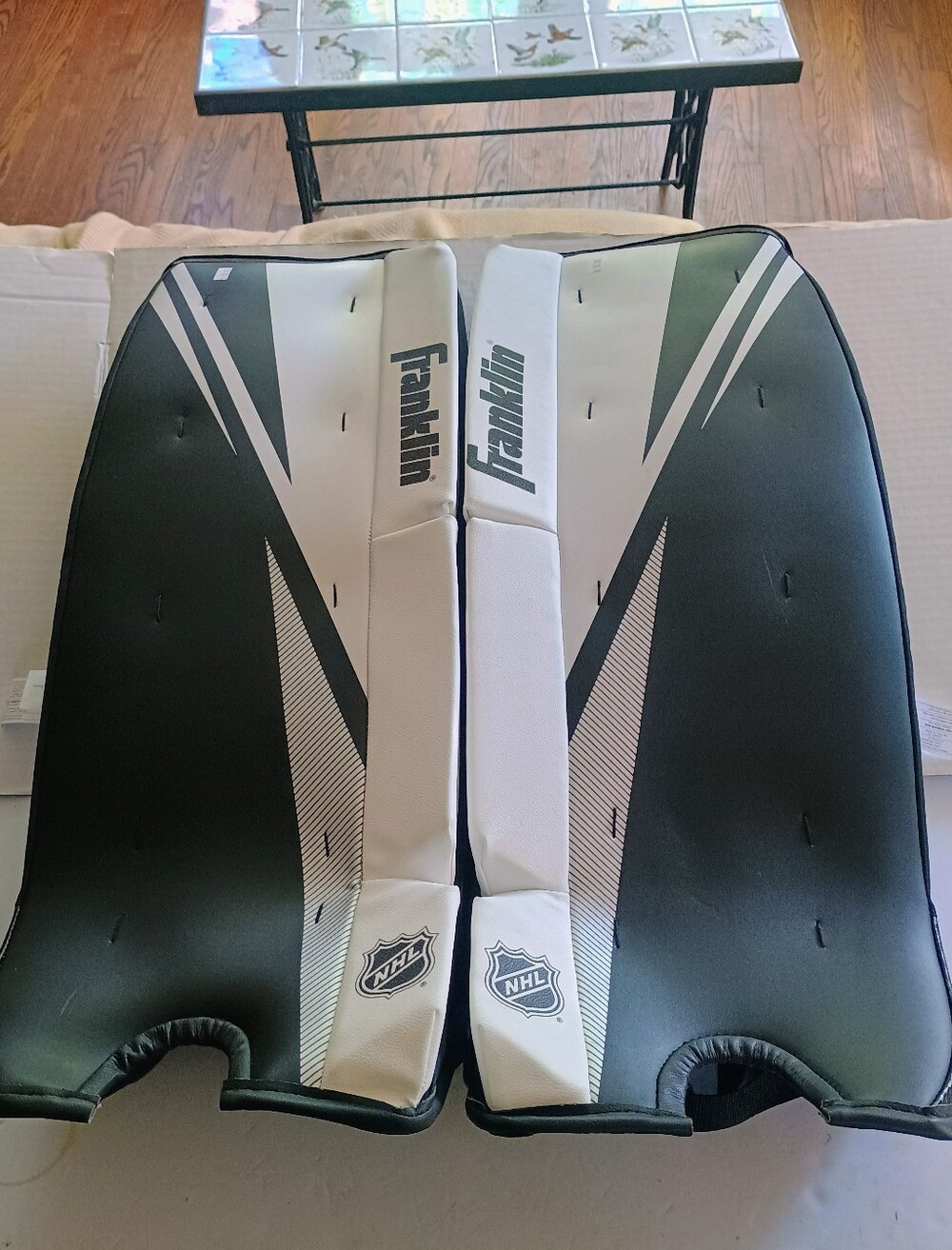 Goalie Leg Pads  GP 1200 Size  L/XL 28 Inches by Franklin New Without Package